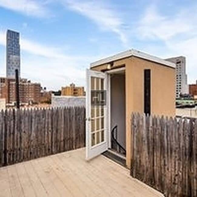 Building Photo - Lexington Avenue