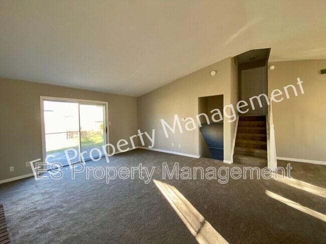 Foto del edificio - 10044 Lone Wolf Dr