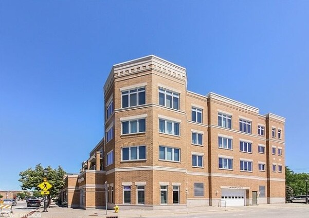 Building Photo - 1 S Lincoln Ave