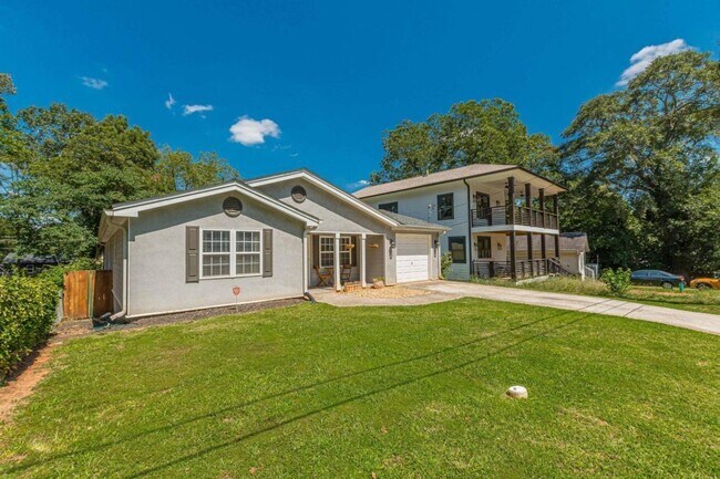 Foto del edificio - 2458 Crestview Ave