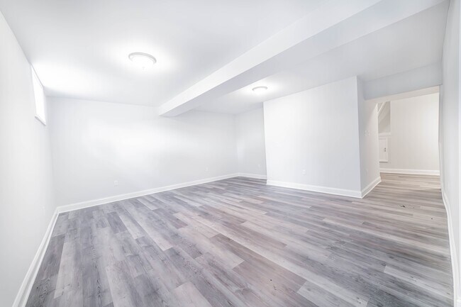 Foto del edificio - 9424 Windpine Rd