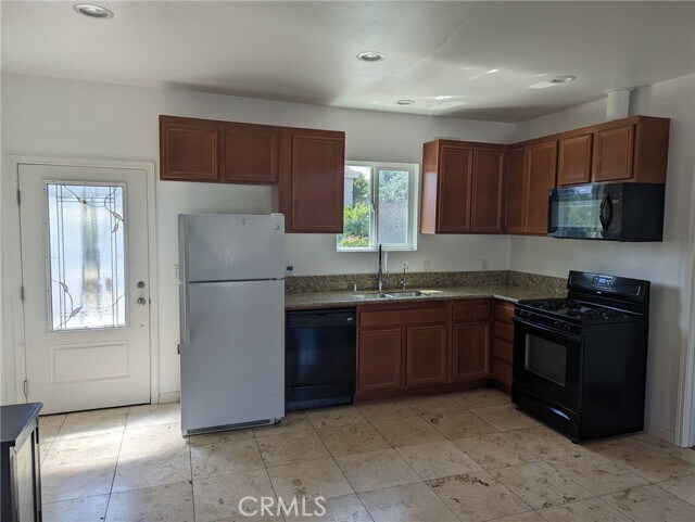 Foto del edificio - 21050 Union St