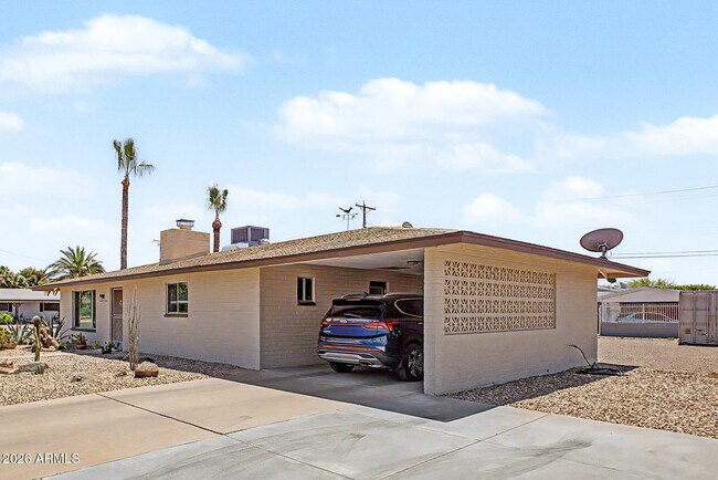 Building Photo - 264 N 54th St