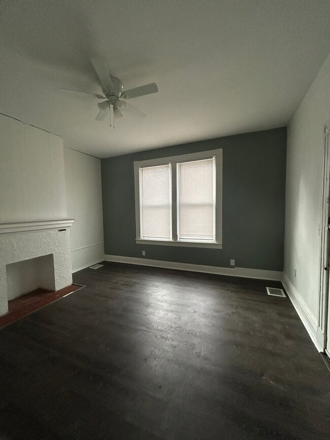 Building Photo - 428 8th Ave