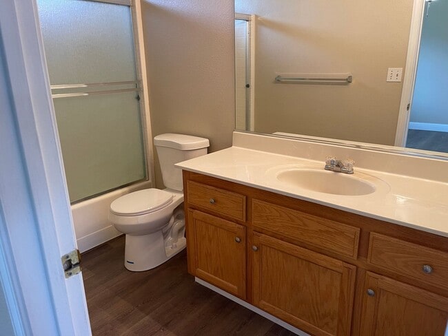 Building Photo - Wonderful Like New 3 bedroom Home