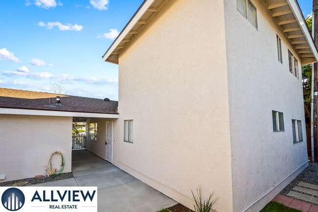 Foto del edificio - Gorgeous, updated 3 bed, 2 bath home in the heart of Costa Mesa!