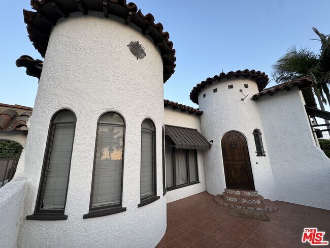 Foto del edificio - 326 N La Jolla Ave