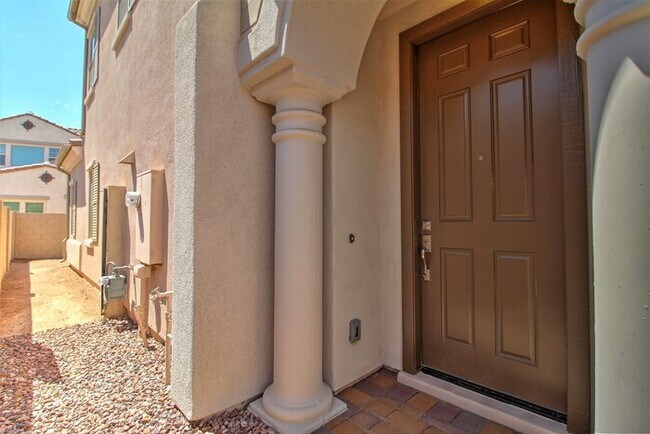 Foto del edificio - Highly sought neighborhood, stunning home!