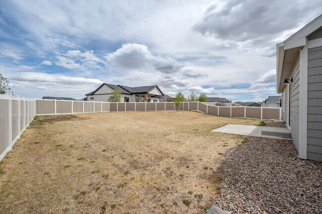Foto del edificio - Like New Single Family Home!