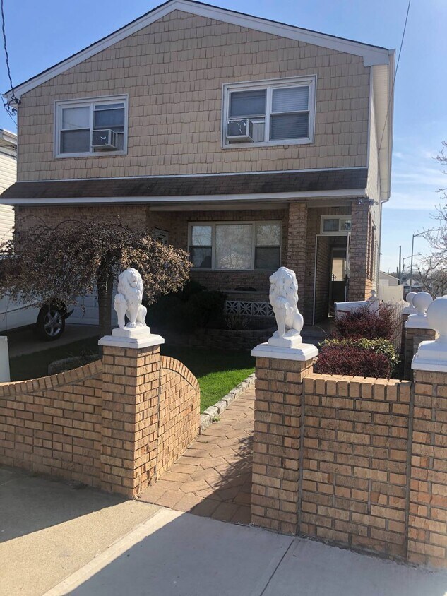 Primary Photo - 300 Jefferson Ave