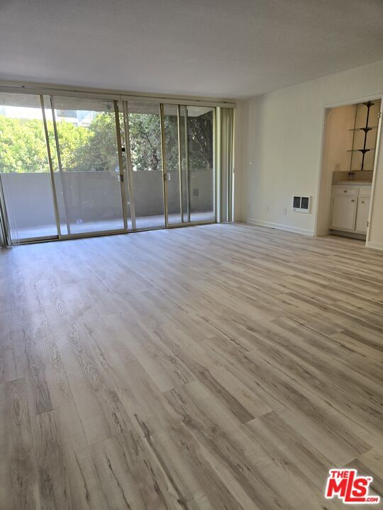 Foto del edificio - 1300 Midvale Ave