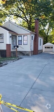 Building Photo - 418 Marguerite Ave