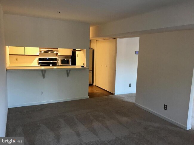 Foto del edificio - 4952 Columbia Rd