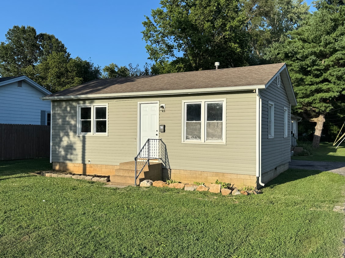Primary Photo - 1 Bedroom | 1 Bathroom | House with Carpor...