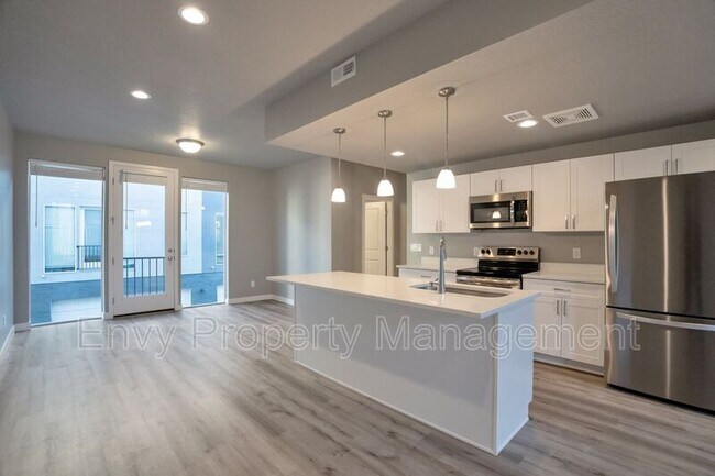 Building Photo - 1681 S 225 W