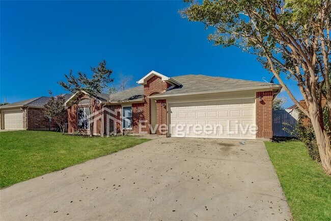 Building Photo - 4643 Yellowleaf Dr