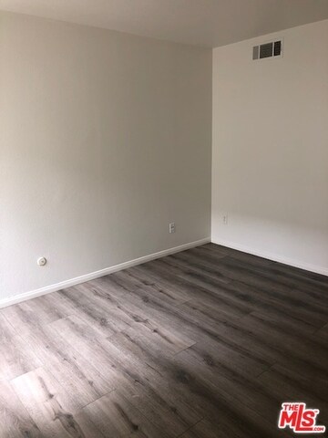 Foto del edificio - 23515 Lyons Ave