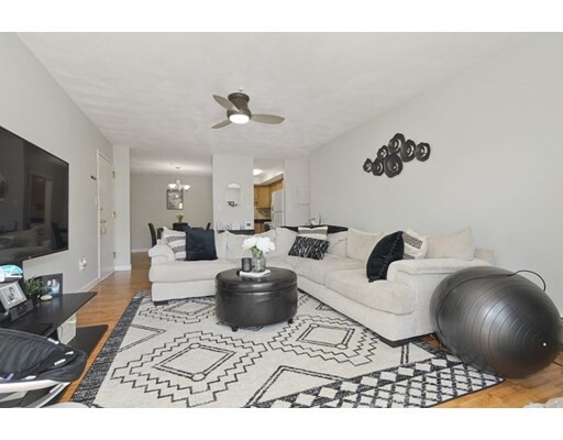 Foto del edificio - 59 Highland Glen Dr