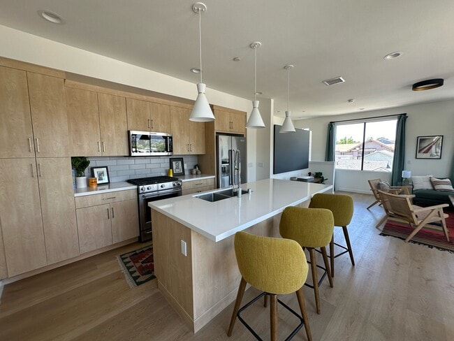 Building Photo - 3290 N Canary Way
