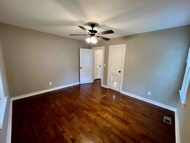 Building Photo - 210 S Cannon Ave