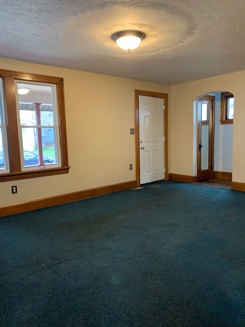 Building Photo - Beautiful spacious 3 bedroom home for rent