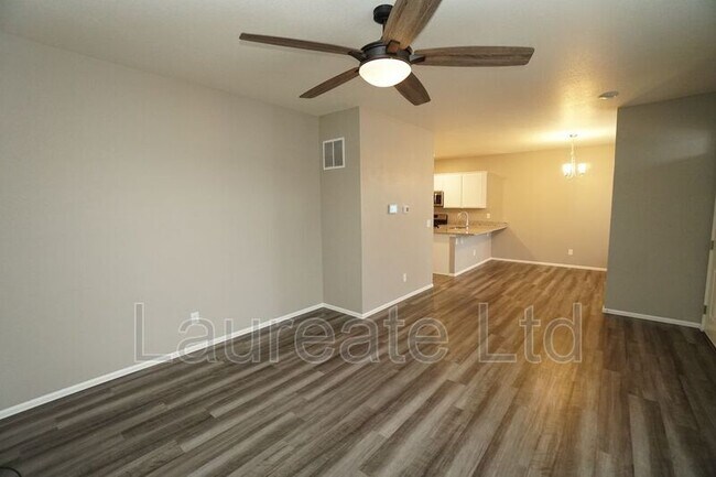 Foto del edificio - 11755 Lovegrass Dr