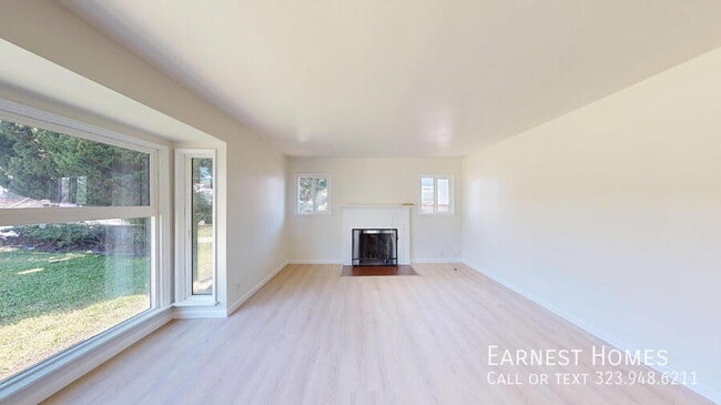 Building Photo - 9802 E Camino Real Ave