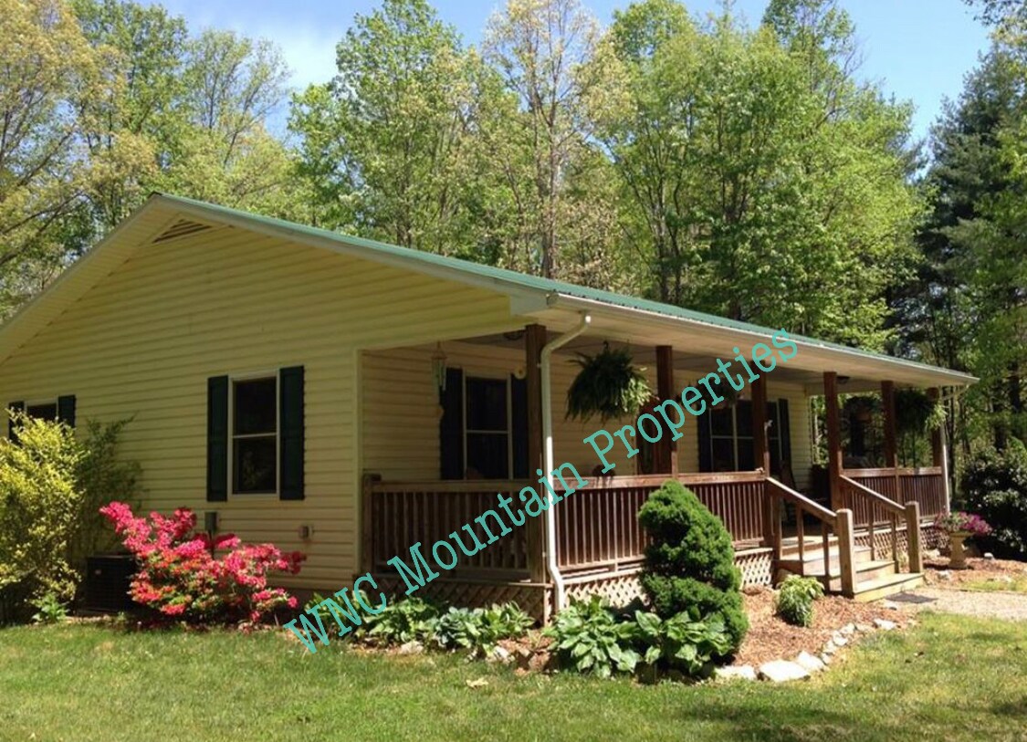 180 Anita Ln, Candler, NC 28715 House Rental in Candler, NC