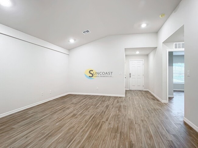 Foto del edificio - 17053 Nixon Ave