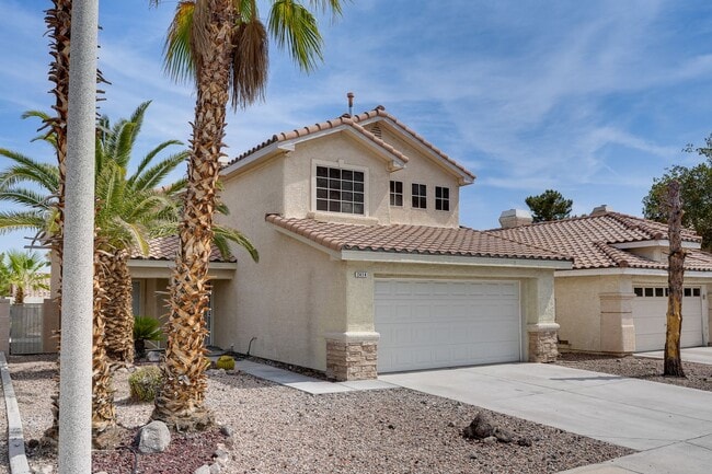 Building Photo - UPGRADED 3 BEDROOM HOME IN GREEN VALLEY