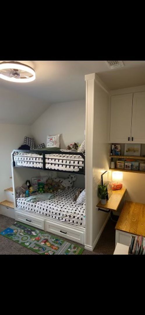 Foto del edificio - Gorgeous 4 bedroom 2 bathroom Available Now!