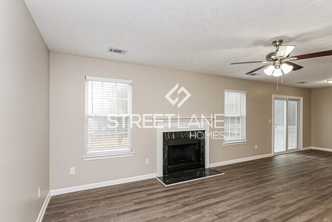 Foto del edificio - NOW OFFERING FIRST FULL MONTH FREE!