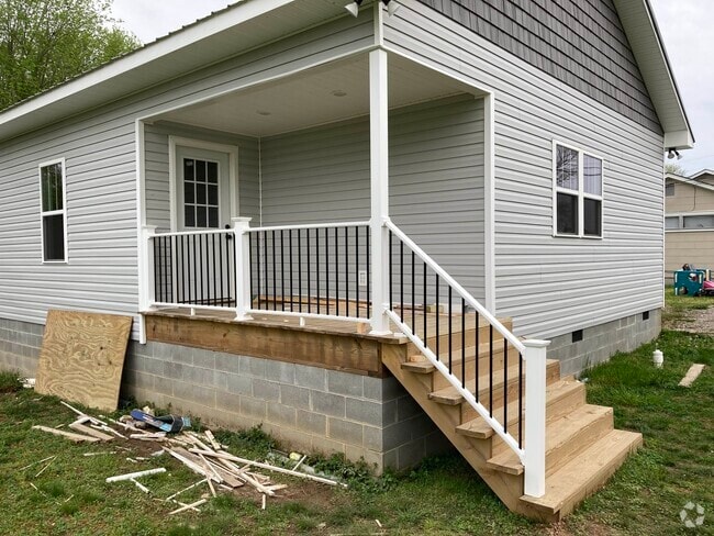 Building Photo - 506 2nd Ave S