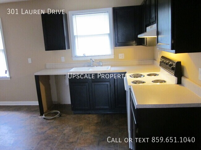 Building Photo - 301 Lauren Dr