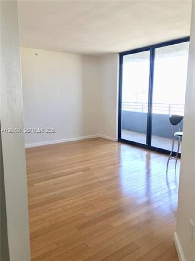 Photo - 300 Biscayne Blvd Way Apartment