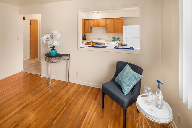Dining Area & Kitchen - Muskegon Townhouses