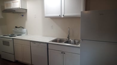 Building Photo - 1726 Ryar Rd