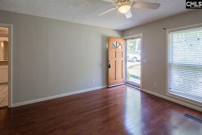 Foto del edificio - Sensational Three Bedroom Home Located in the Earlewood Community!