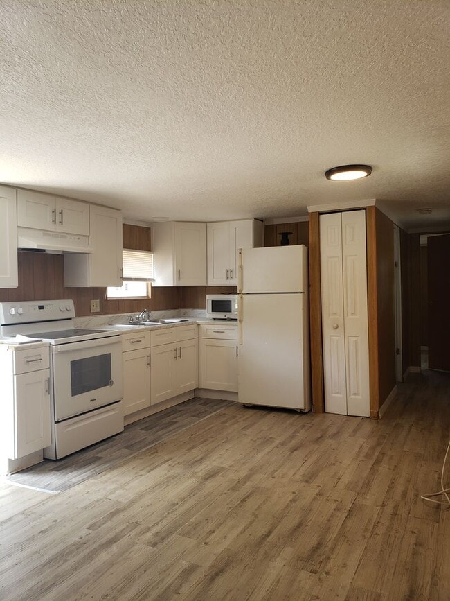 Foto del edificio - Two-Bedroom Mobile Home for Rent
