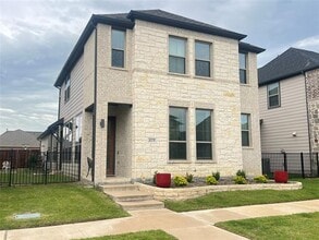 Building Photo - 4275 Curtiss Dr