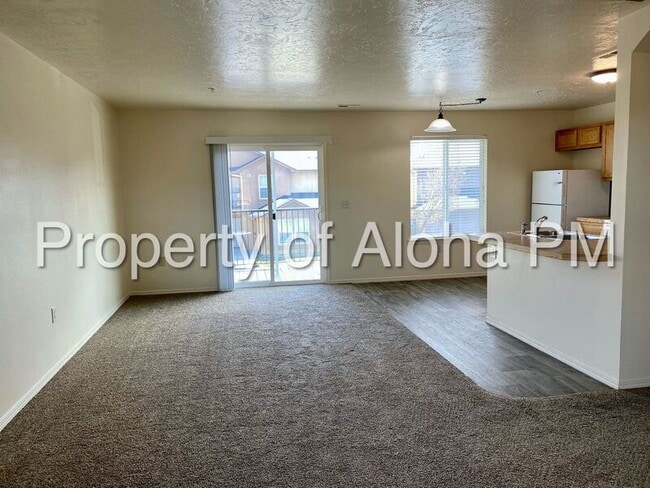 Building Photo - 1063 W Pine Ave