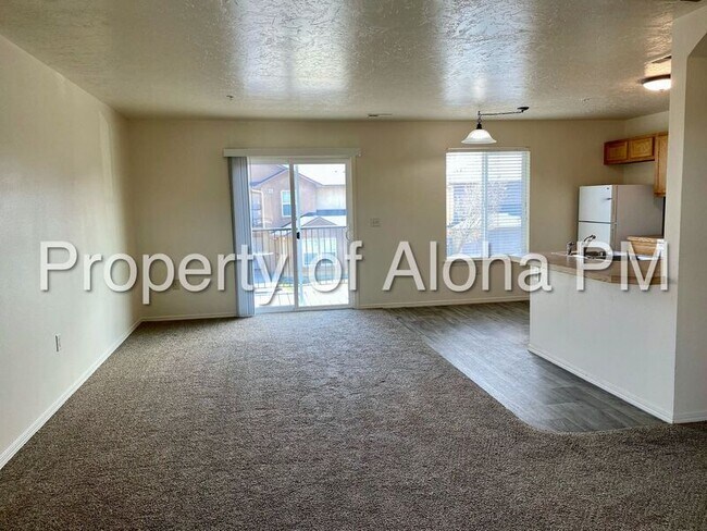 Foto del edificio - 1063 W Pine Ave