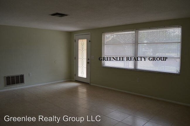 Building Photo - 3 br, 2 bath House - 3221 Topp Dr.