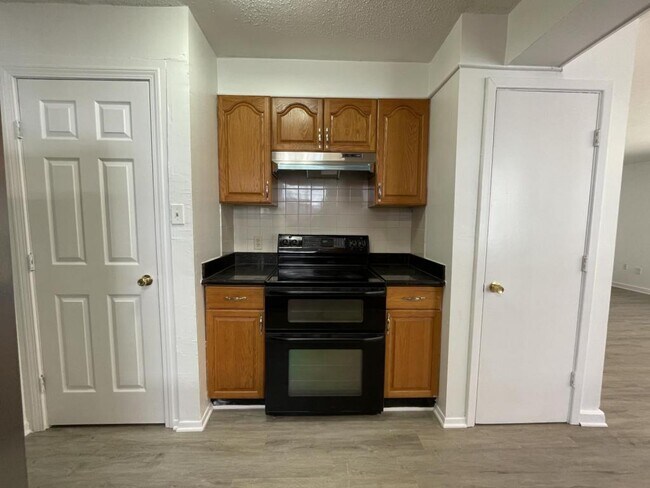 Building Photo - 746 Bellemeade