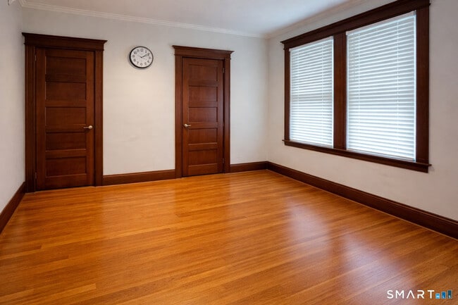 Building Photo - 1126 Boulevard