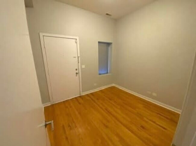 Foto del edificio - 44 N Paulina St