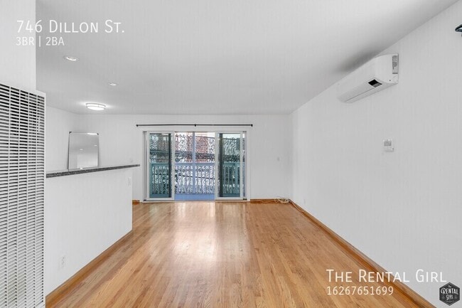 Foto del edificio - 746 N Dillon St