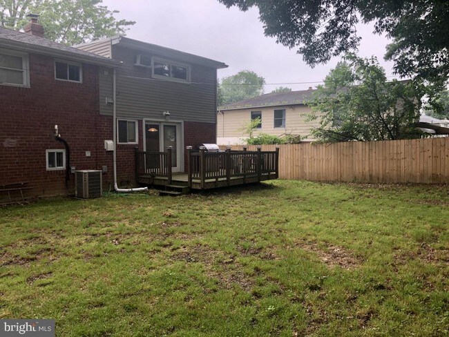 Building Photo - 603 Bickmore Dr