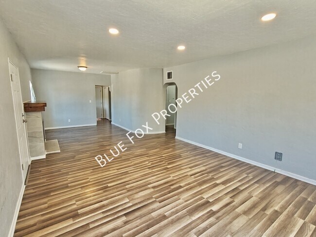 Building Photo - 4124 E 1st St