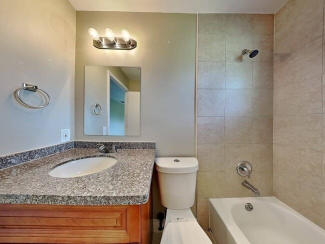 Building Photo - 2787 Flagstone Dr SE